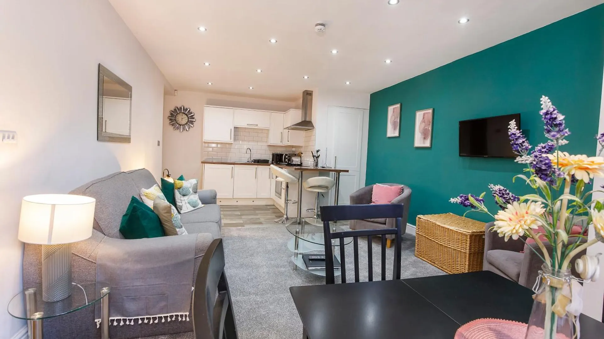 יורק Apartment 1 The Keyes- Stylish & Spacious Apartment With Free Parking